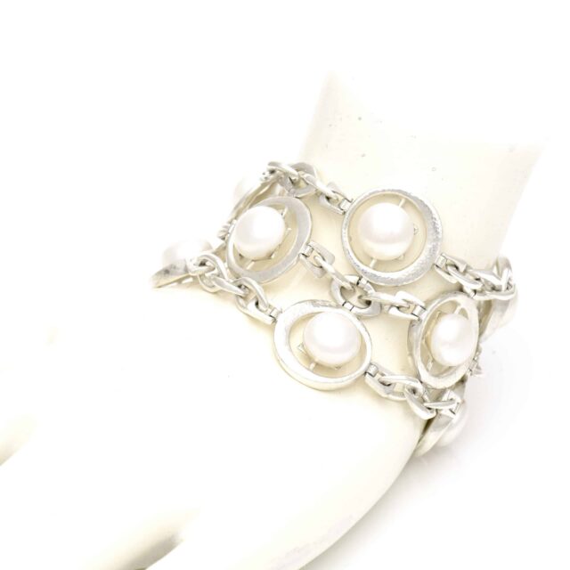Chains with Pearl Center
