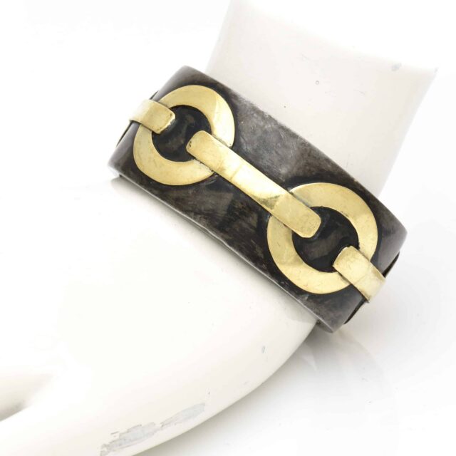 Thick Cuff with Chain Engraving