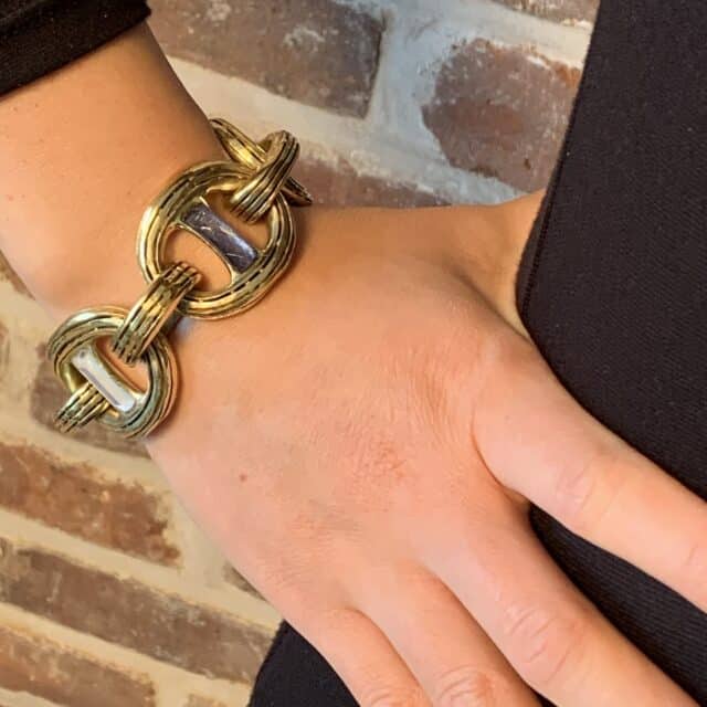 Stone Center Ridged Chains
