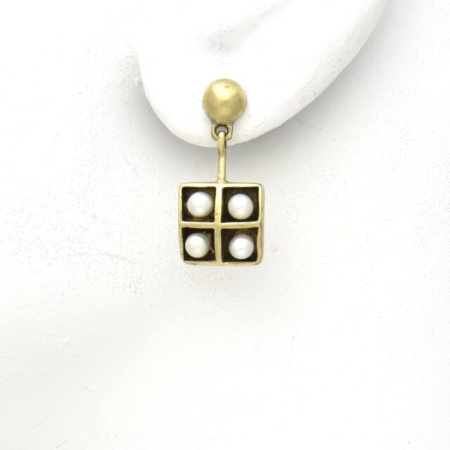 Square Drop with Four Pearls