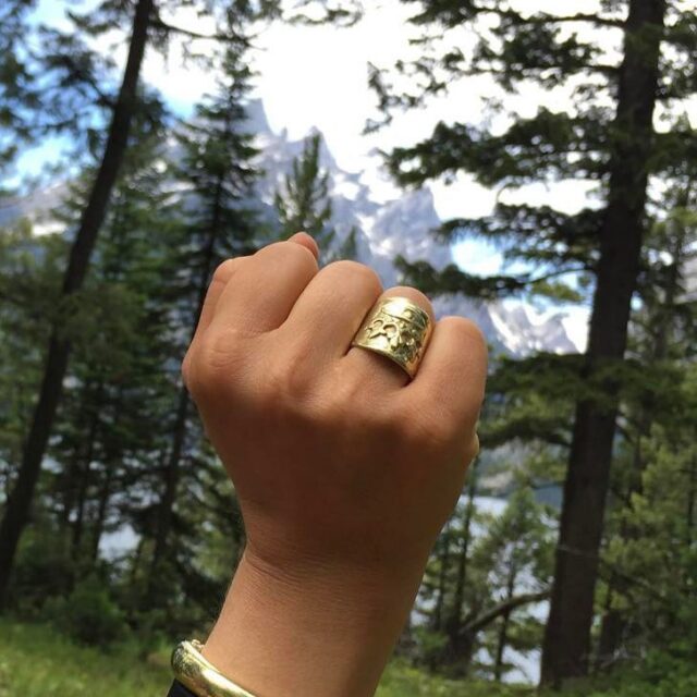 Wide Crown Cigar Ring
