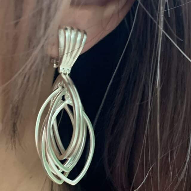 Open Oval Linked Drop