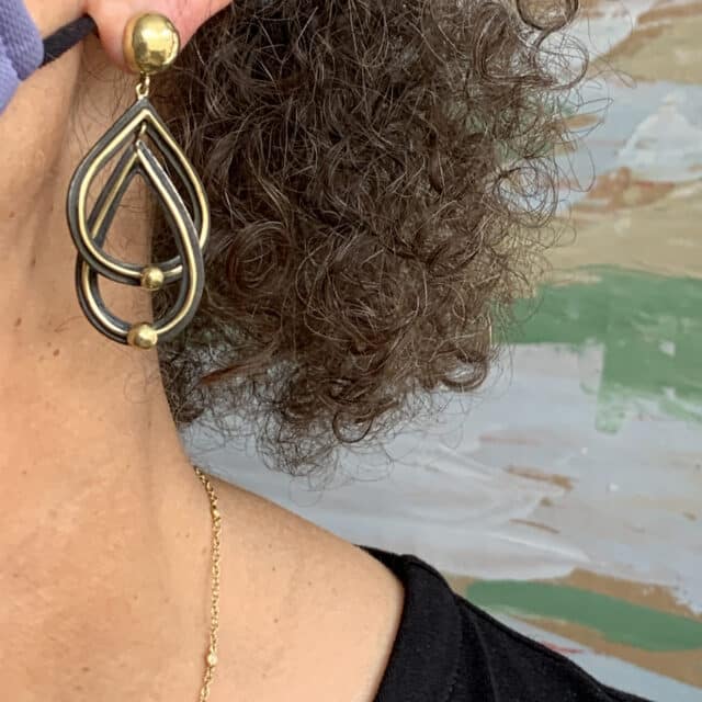 Tear Shape Overlap Drops