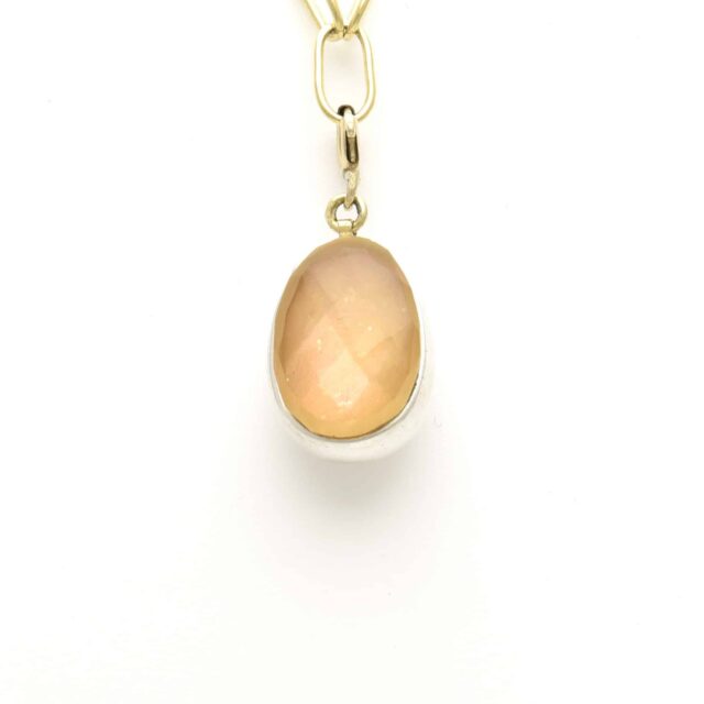 Reversible Silver Oval with Peach Stone