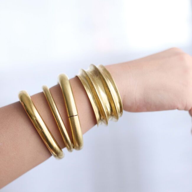 6mm Cuff with Spring and Magnetic Closure