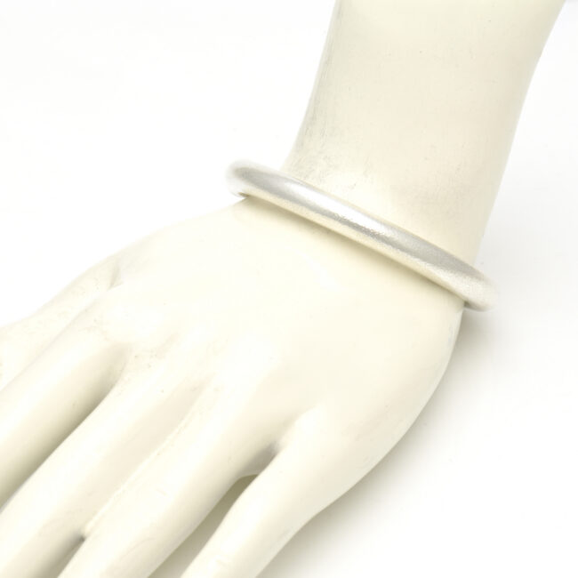 7mm Cuff with Spring and Magnetic Closure