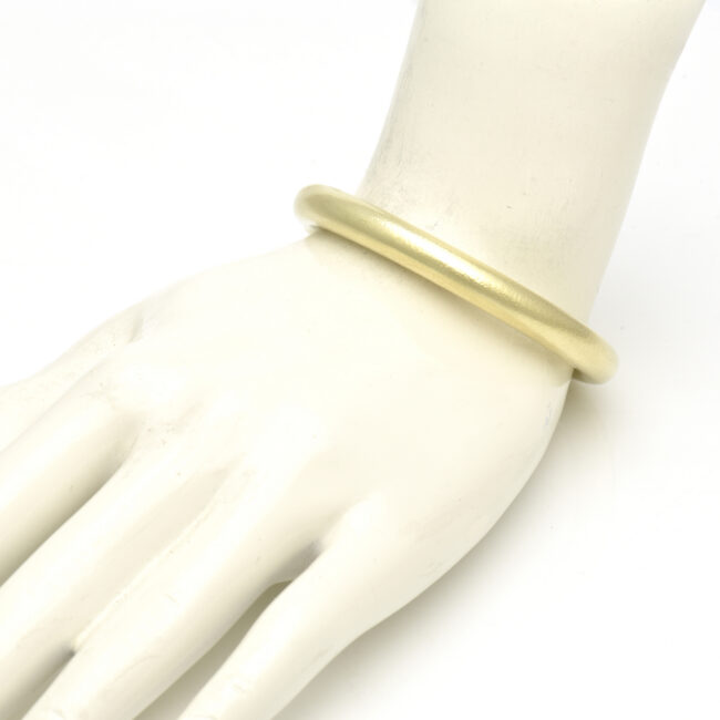 8mm Cuff with Spring and Magnetic Closure