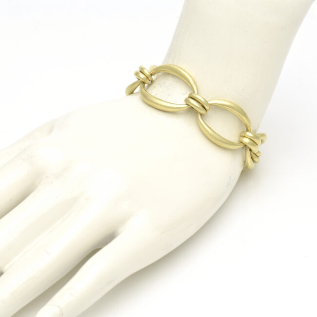 Wide Angular Oval Double Link Bracelet 30mm x 21mm (BH262)
