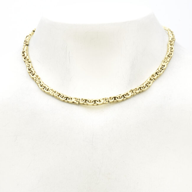 Bas-Relief Chain on Bar Necklace